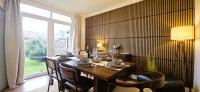Spacious Home Near Wembley, Free Parking, Close to Tube, Garden - B&B Pinner