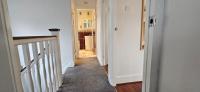 Spacious Home Near Wembley, Free Parking, Close to Tube, Garden - Chambres d'hôtes Pinner