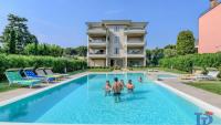 Oscar Luxury Suite DesenzanoLoft Official Partner Homes & Villas by Marriott Bonvoy - B&B Desenzano del Garda
