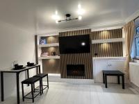 Intimate Hot Tub Pad - B&B Swanscombe