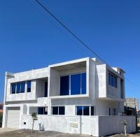 Brand New 2-Bedroom Apartment with AC & Fast Wi-Fi - Chambres d'hôtes Sao Filipe