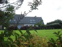 Zimmer mit Queensize-Bett und Meerblick