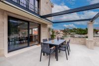 City Center Suites - Apartment with Terrace and Private Pool - B&B Cavtat