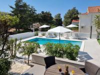 Apartamento de 2 dormitorios con terraza