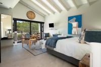 Topiary Lux Studio 16! - Bed and Breakfast Herolds Bay