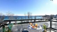 Desenzanoloft Garda Golden Sunrise official partner Homes and Villas By Marriott Bonvoy - B&B Desenzano del Garda