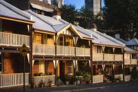 Ocean-View Art Stay & Private Rooftop, Walk to Circular Quay - B&B Sydney