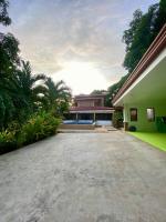 Spacious villa with pool, billiard, bbq & bonfire - B&B Olongapo