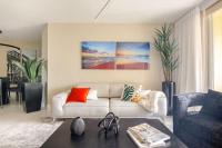 Designer Condo at The Yacht Club Aventura 9505 - B&B South Holland