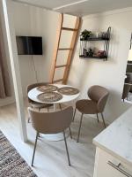 Hakaniemi Gem - Bright Loft Studio - Chambres d'hôtes Helsinki