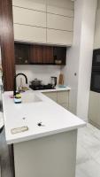 Modern 2-Bedroom Apartment with balcony - Chambres d'hôtes Tachkent