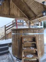 Ibi Vikendház - B&B Muntele Cacovei