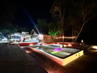 The Cool Retreat, Pool Extra, at gaya3farms - Chambres d'hôtes Parali