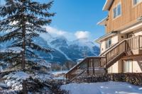 Spacious Townhouse in the Heart of the Mountains - Chambres d'hôtes Canmore