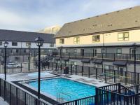 Brand New 3BR with Mountain views and Private garage - B&B Canmore