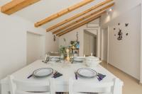 Appartamento con 2 Camere da Letto e Vista Mare 