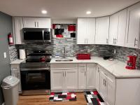 Cozy Private Two Bedroom Basement Apartment - B&B Hempstead