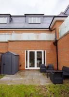 LUXURIOUS 5 Bed House - Close to Windsor Castle! FREE Parking & WIFI - B&B Windsor