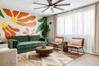 New! Desert Flower~4 BR, Walk to Old Town, Stadium - B&B Scottsdale