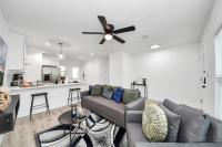 Peaceful 2BR-Gated Stay-King Bed-DWTN HTX-Medical Center - B&B Houston