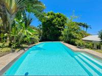 Le Refuge, Villa Créole Ancienne avec Piscine - B&B Saint-Denis