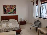 Cozy studio in Quarteira - Chambres d'hôtes Quarteira