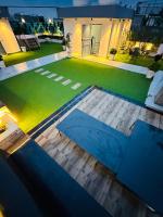 Skyline Retreat by Housiify - B&B Gurugram