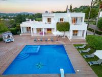 Villa near Ibiza Town sleeps 8 - B&B Can Furnet