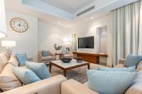Peaceful Villa Bedroom,Assistant Room, Cliffside View in The Address Fujairah Residences Garden, Sharm by Deluxe Holiday Homes - Ferienwohnung Fudschaira