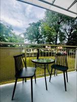 Wygodne studio z balkonem, darmowe parkowanie, przy centrum - blisko PKP i PKS, doba hotelowa do 12tej, FV, self check in - B&B Opole