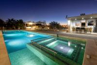 Villa in San Antonio Sleeps 10 - Ferienwohnung Ses Paisses