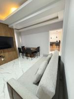 Apto com garagem e ar - B&B Goiânia