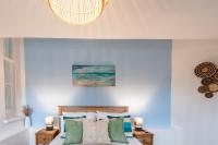 Deluxe One-Bedroom Apartment