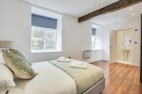 Canal View 2BR Home for Families & Friends - B&B Burnley