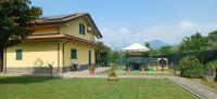 Charme rustico con ampio giardino e piscina - B&B Carrara