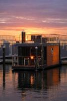 ÖKO Budget Hausboot Retreat Morgenrot - B&B Stralsund