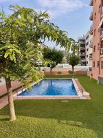 Ideal para familias con jardín privado, piscina y playa a 2 min - B&B Calafell