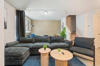 Upscale King 3BR Townhouse Mins to Cary & NC State - B&B Raleigh