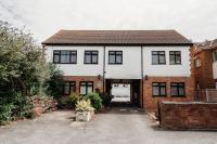 Sunny Beachside Apt with Free Parking - Ferienwohnung Southend-on-Sea