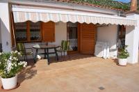Apartments in Sveti Juraj 27785 - Chambres d'hôtes Sveti Juraj