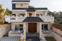 StayVista at Elysian Forest Villa with Pool - B&B Dehradun