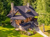 Baśniowy Domek Kolędówka z jaskinią SPA - Osada Jaworzyny - Bed and Breakfast Tokarnia