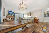 Modern Lake Geneva Condo with Year-Round Views - Chambres d’hôtes Lake Geneva