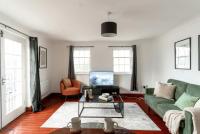 Bright 1 Bed Harbour-side Apartment with Balcony - B&B Whitehaven