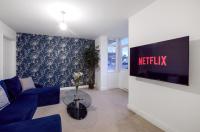 Large group stays in Bedford Contractors Welcome - B&B Bedford