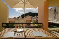 Premium Sea View Retreat with AC - 10 Min Beach - B&B Sesimbra