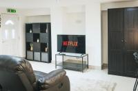 Modern Studio Flat l Sleeps 4 l Free Wifi l Leisure l One Castle Apartments - B&B Marton