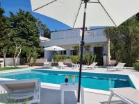 Apartamento de 2 dormitorios con balcón