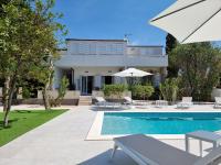 ROYAL Pool Apartments - B&B Novalja