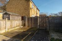 Modern 2-Bed House with Parking - Work & Comfort - B&B Canterbury